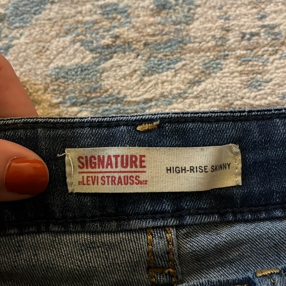Signature Levi Strauss Skinny High Rise Jeans - Picture 3 of 6